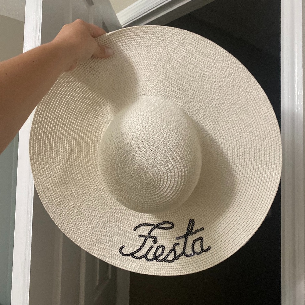 Floppy beach hat